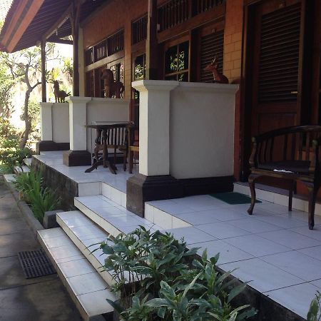 Agung And Sue Watering Hole I Hotell Sanur Exteriör bild