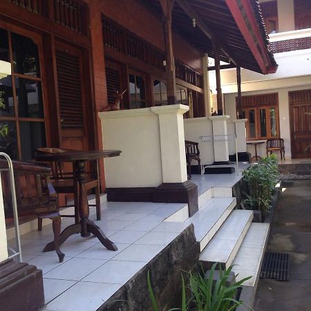 Agung And Sue Watering Hole I Hotell Sanur Exteriör bild