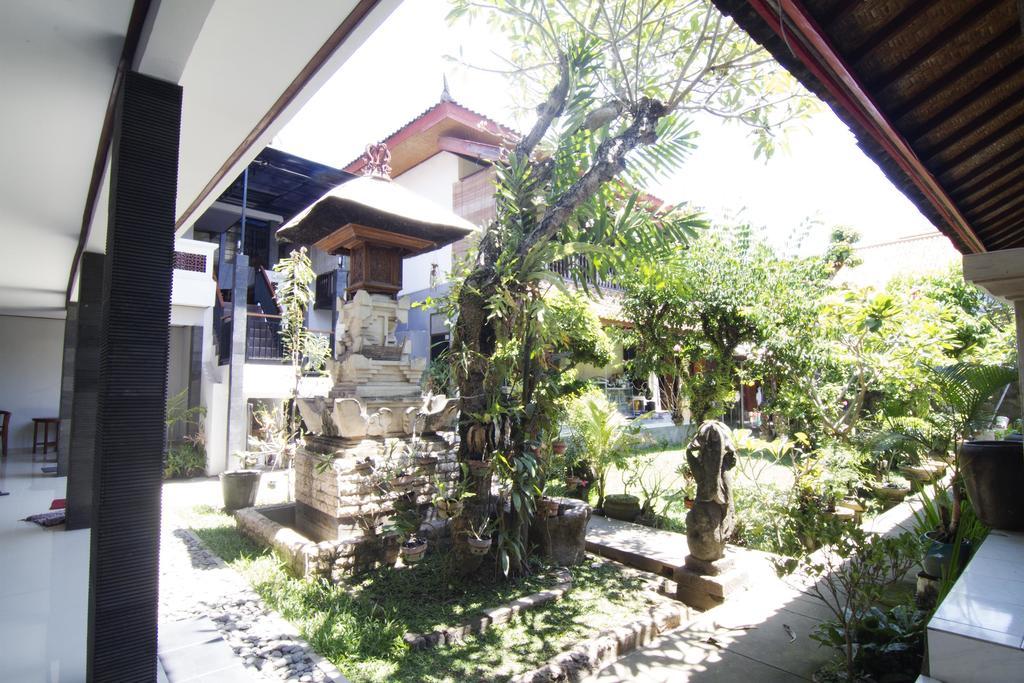 Agung And Sue Watering Hole I Hotell Sanur Rum bild